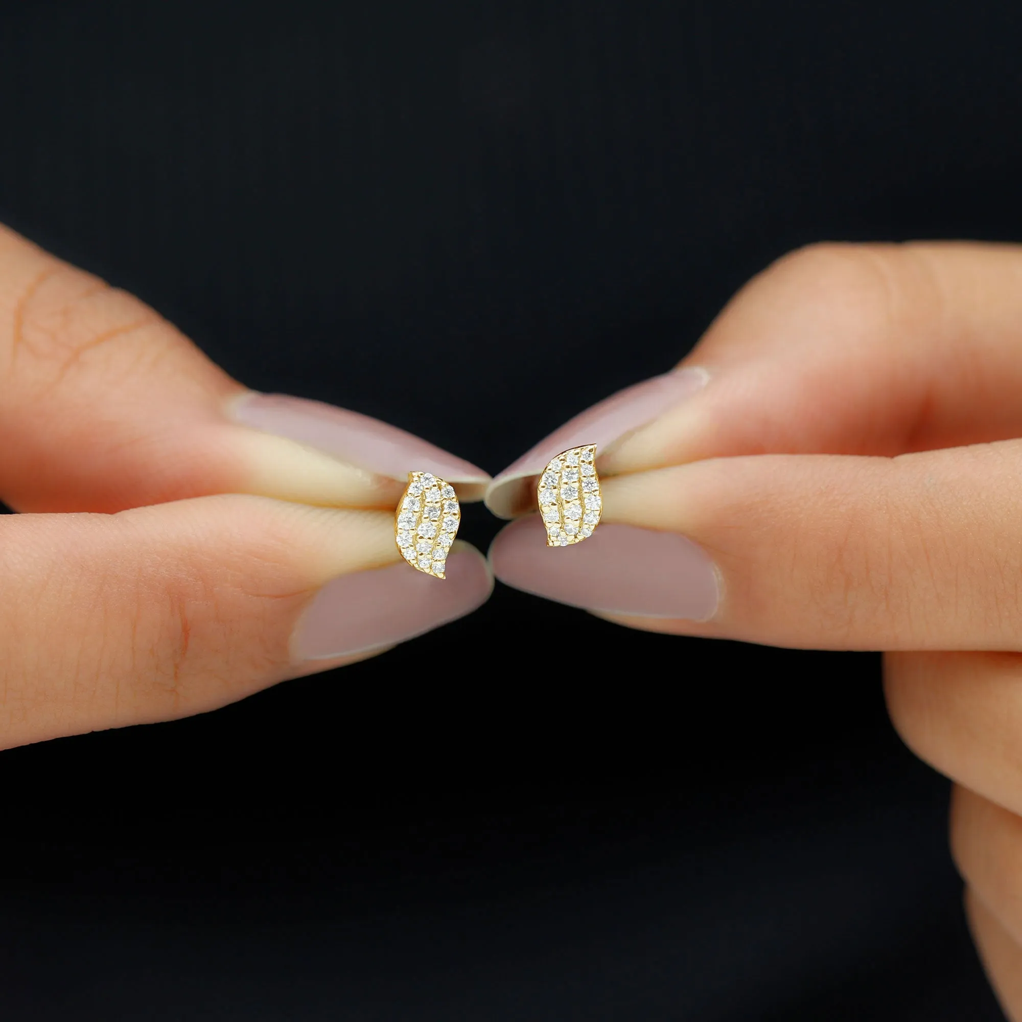 0.25 CT Round Zircon Leaf Stud Earrings in Gold
