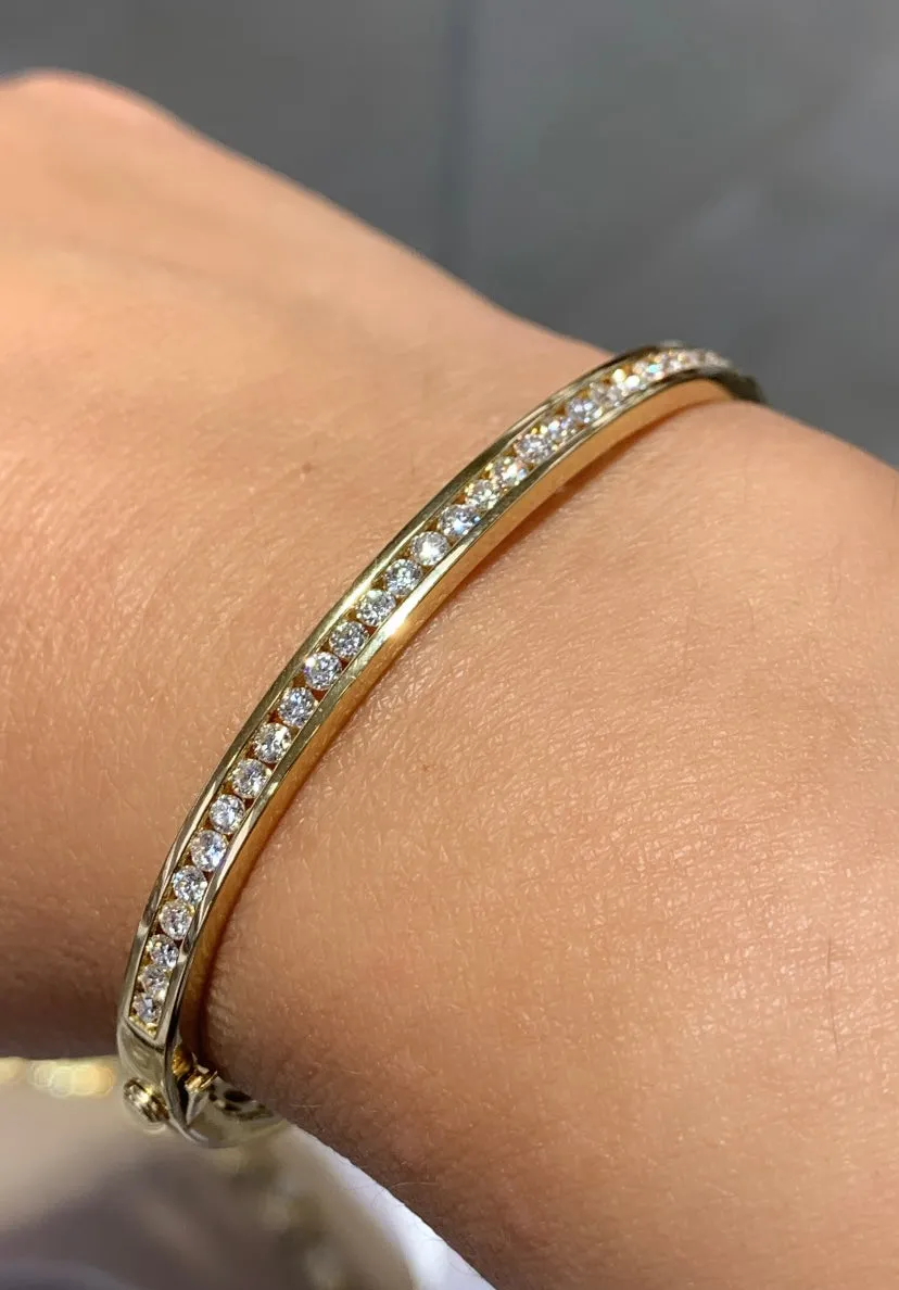1.35ct tw Diamond Yellow Gold Bangle Bracelet