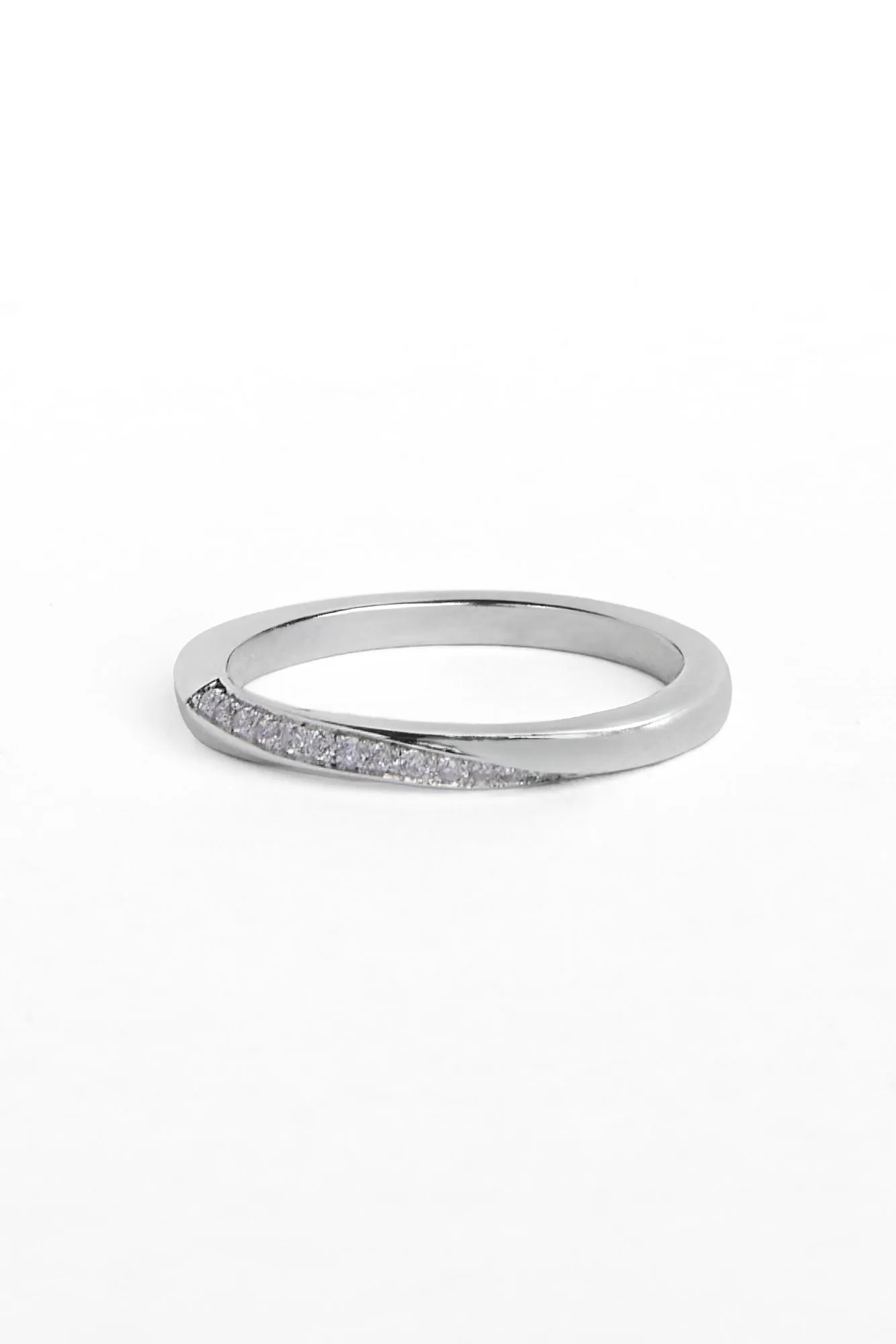 2mm Square Twist Band with Lab Grown Diamonds