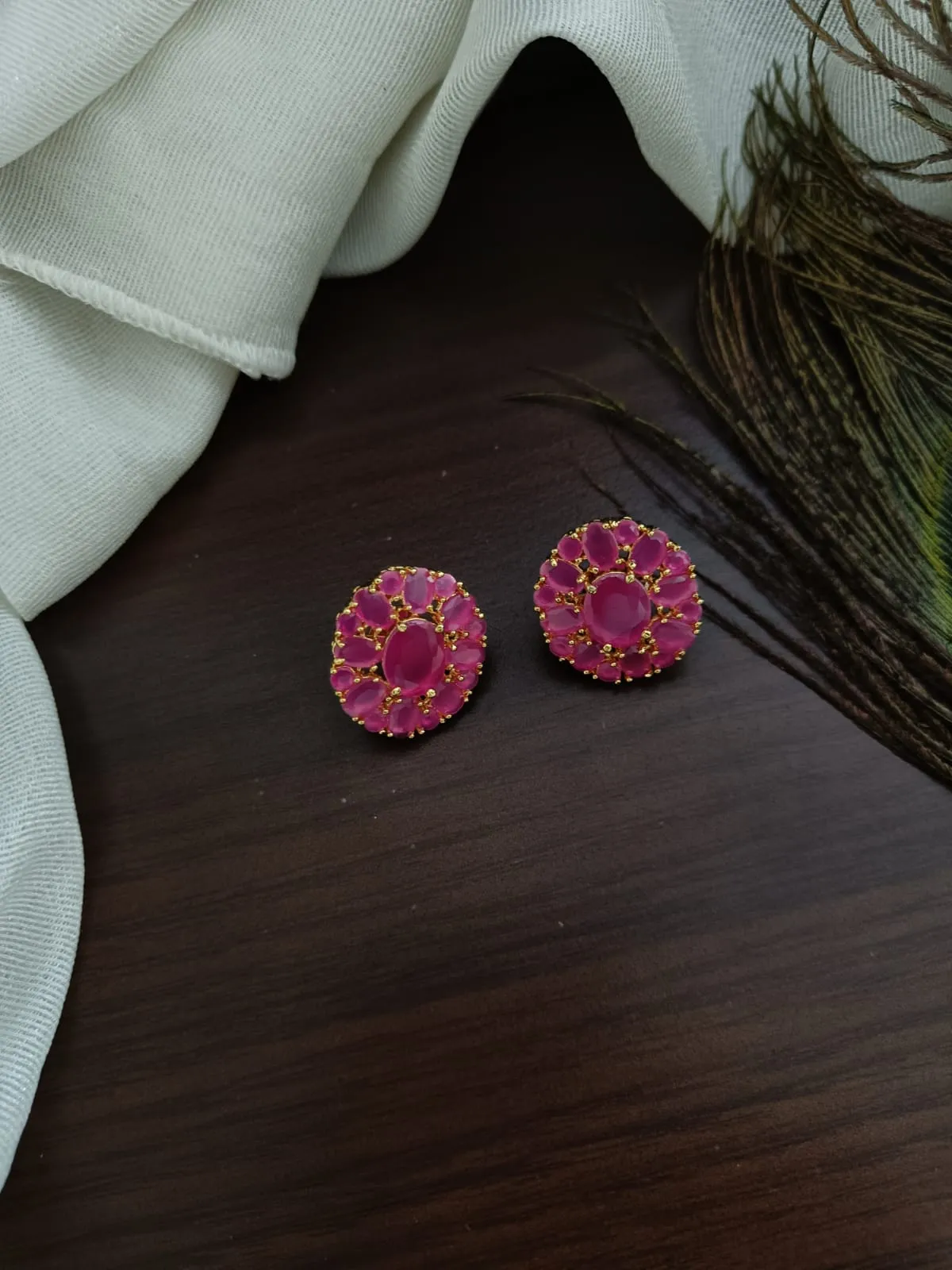 Alluring Design Zircon Pendant Set