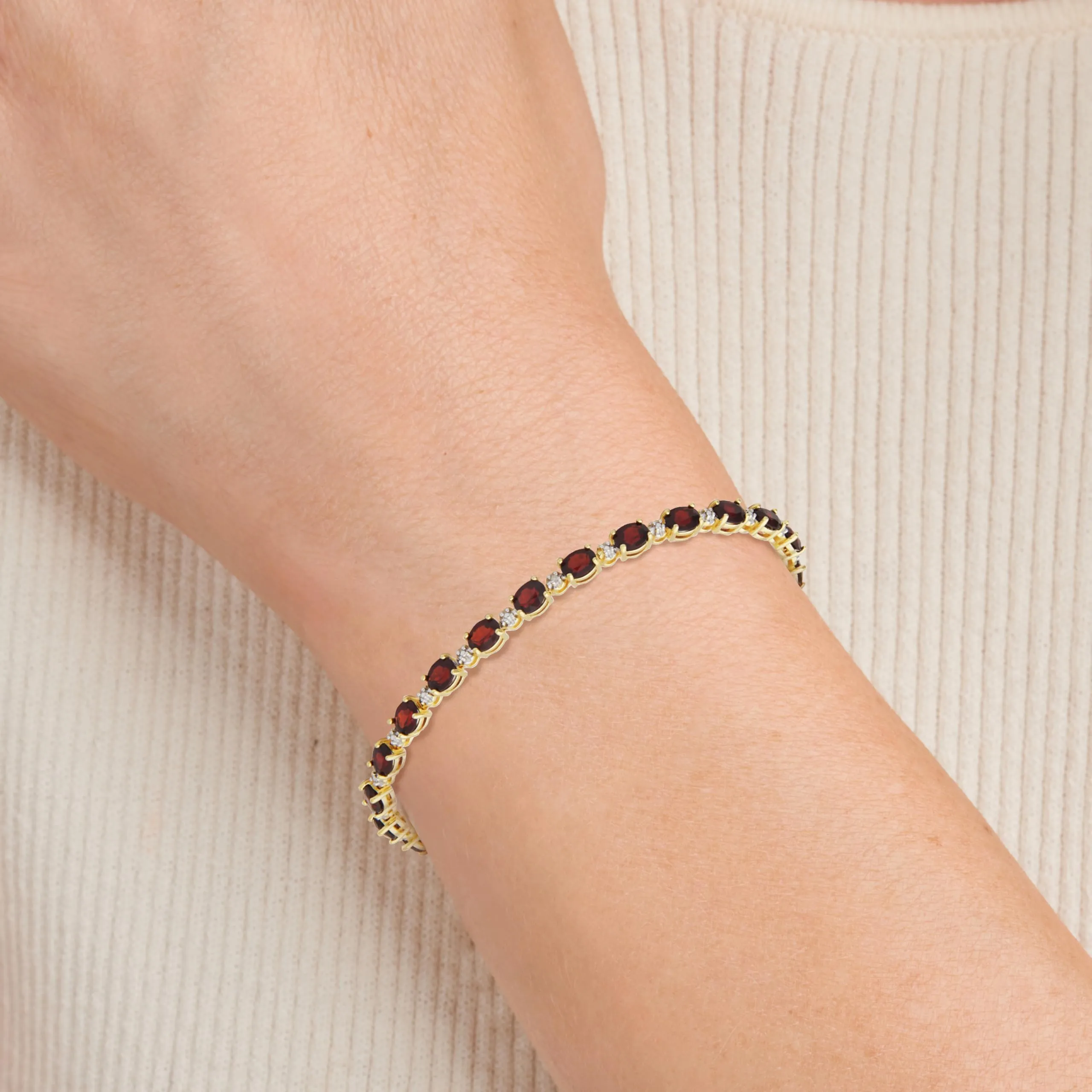 Amazon Essentials 18k Yellow Gold Plated Sterling Silver Genuine Garnet and Diamond Accent Tennis Bracelet, 7.25" (previously Amazon Collection)