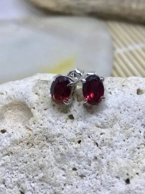 Bijou Garnet Studs