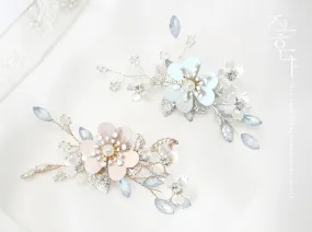 Clover with Flowers Brooch (2 Colors)