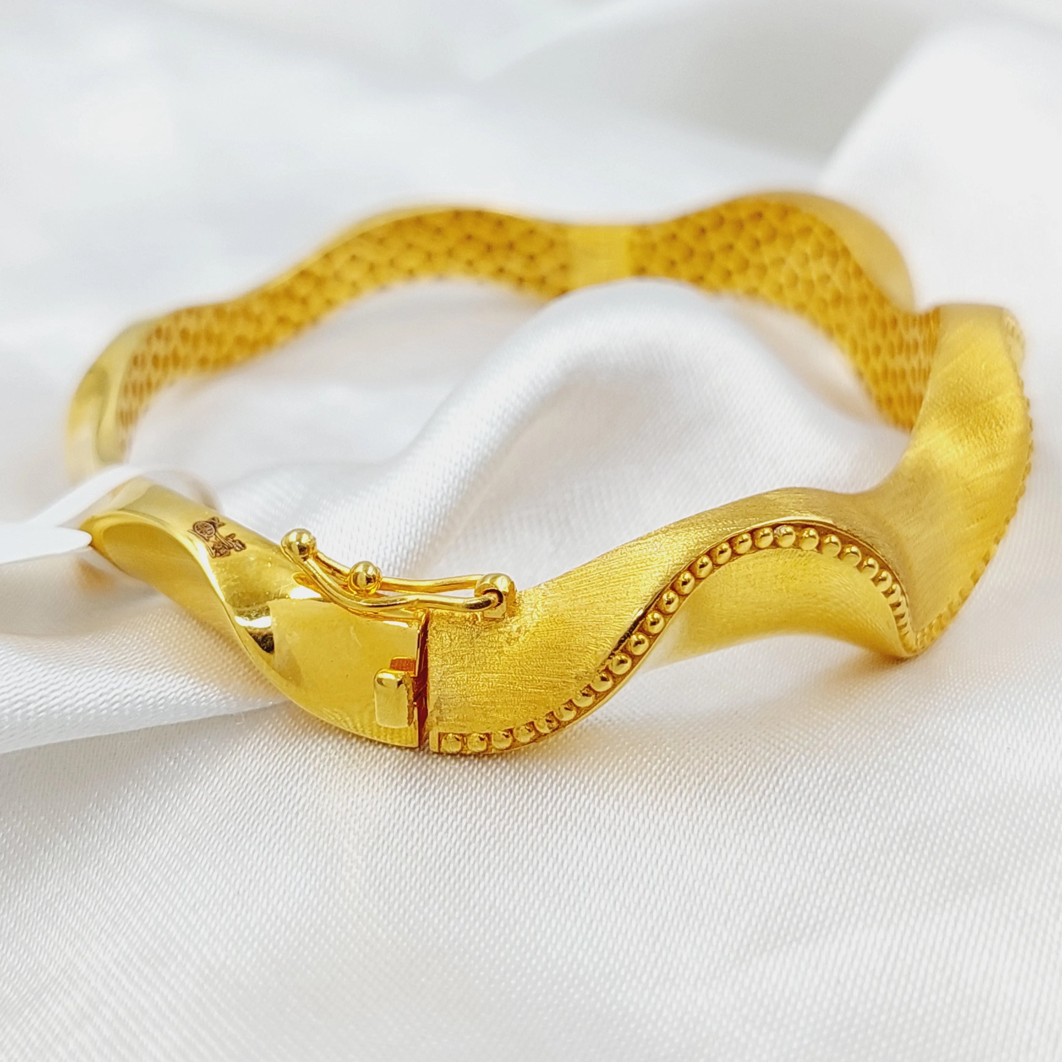 Deluxe Waves Bangle Bracelet