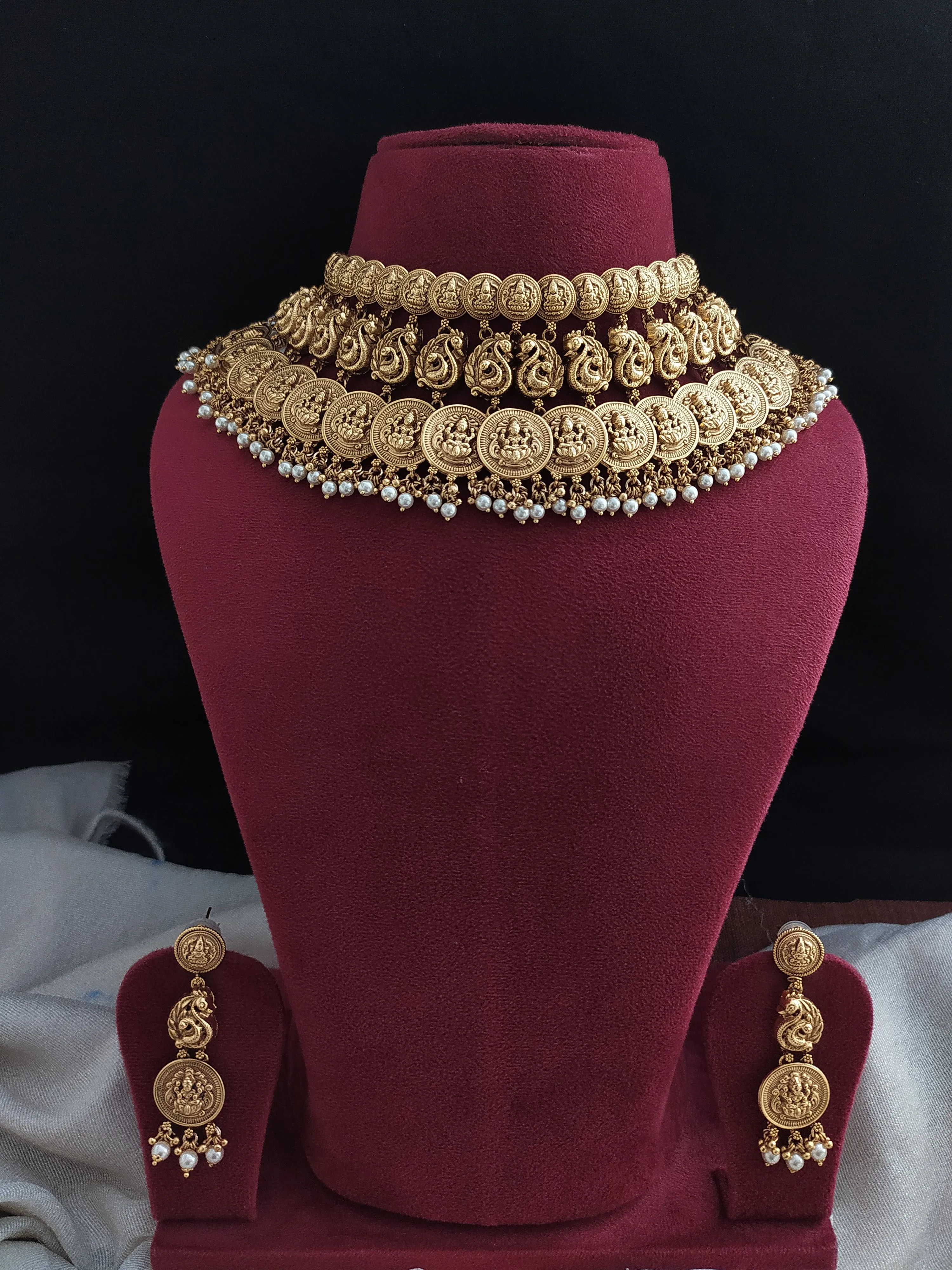 Embrace Divine Grace Of Goddess Lakshmi Coin Kemp Choker Set