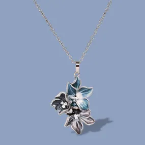 Fashion Jewelry Elegant Flower Enamel Pendant Necklaces in Silver Color
