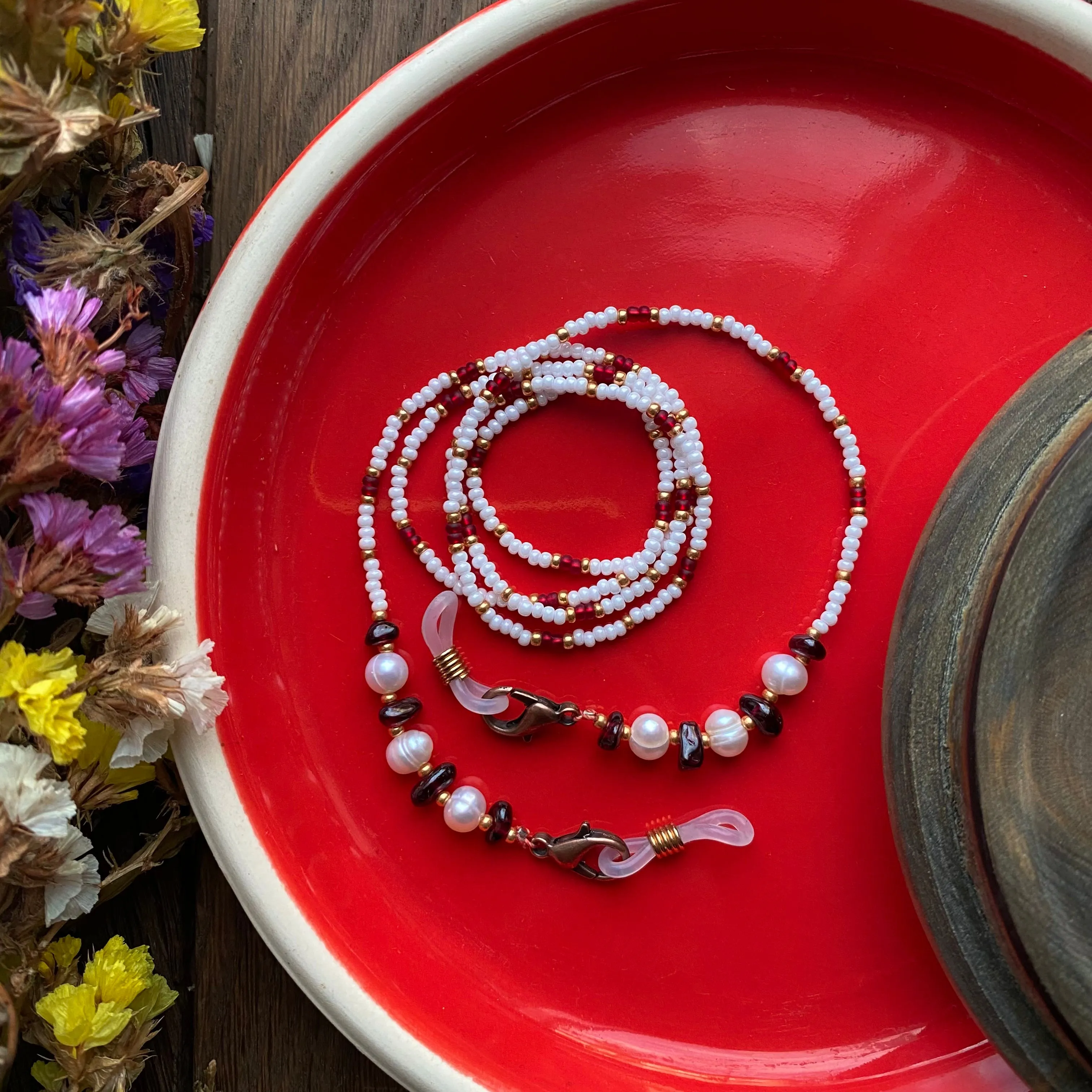 Garnet & Pearl Glasses Chain, Gold Seed Bead Eyeglass Chain, Long Teacher Lanyard, Bohemian Cute face mask chain, Boho Eye Glass holder, Airpod strap