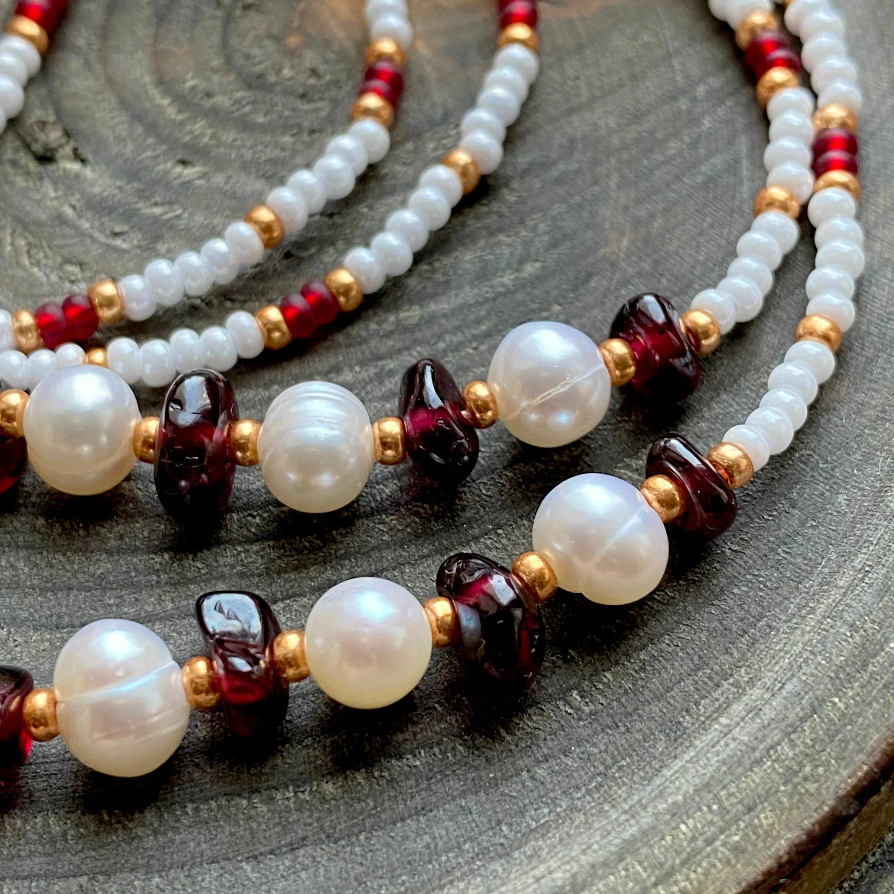 Garnet & Pearl Glasses Chain, Gold Seed Bead Eyeglass Chain, Long Teacher Lanyard, Bohemian Cute face mask chain, Boho Eye Glass holder, Airpod strap