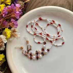 Garnet & Pearl Glasses Chain, Gold Seed Bead Eyeglass Chain, Long Teacher Lanyard, Bohemian Cute face mask chain, Boho Eye Glass holder, Airpod strap