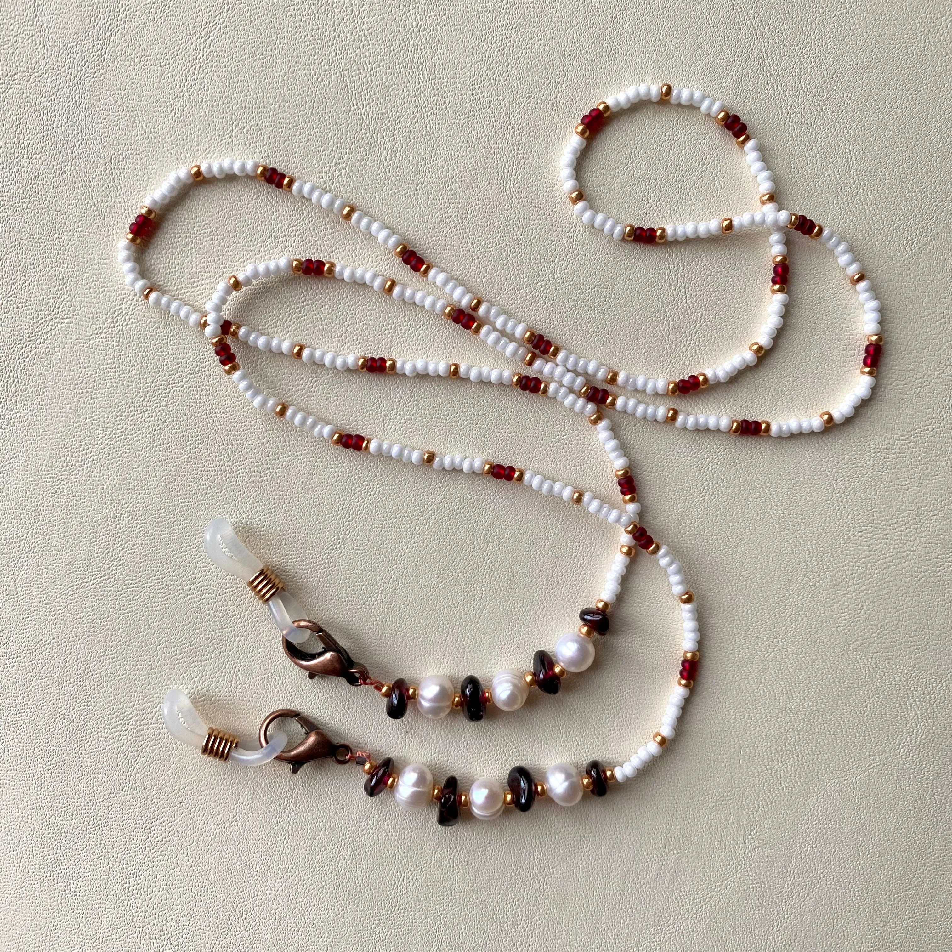 Garnet & Pearl Glasses Chain, Gold Seed Bead Eyeglass Chain, Long Teacher Lanyard, Bohemian Cute face mask chain, Boho Eye Glass holder, Airpod strap