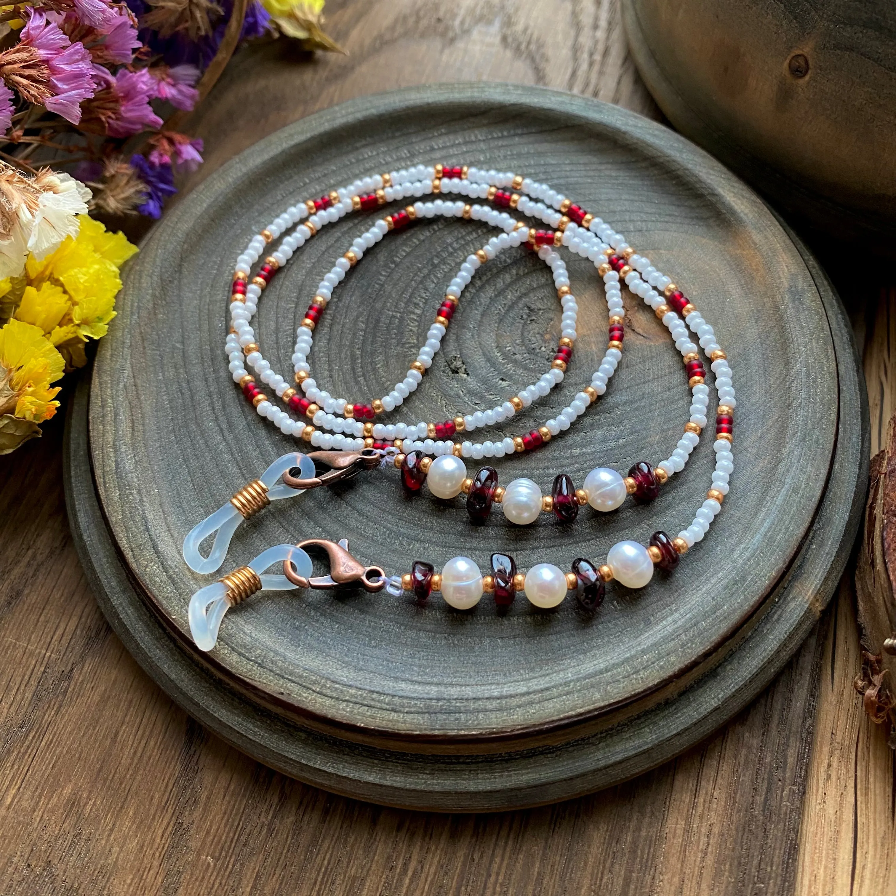 Garnet & Pearl Glasses Chain, Gold Seed Bead Eyeglass Chain, Long Teacher Lanyard, Bohemian Cute face mask chain, Boho Eye Glass holder, Airpod strap