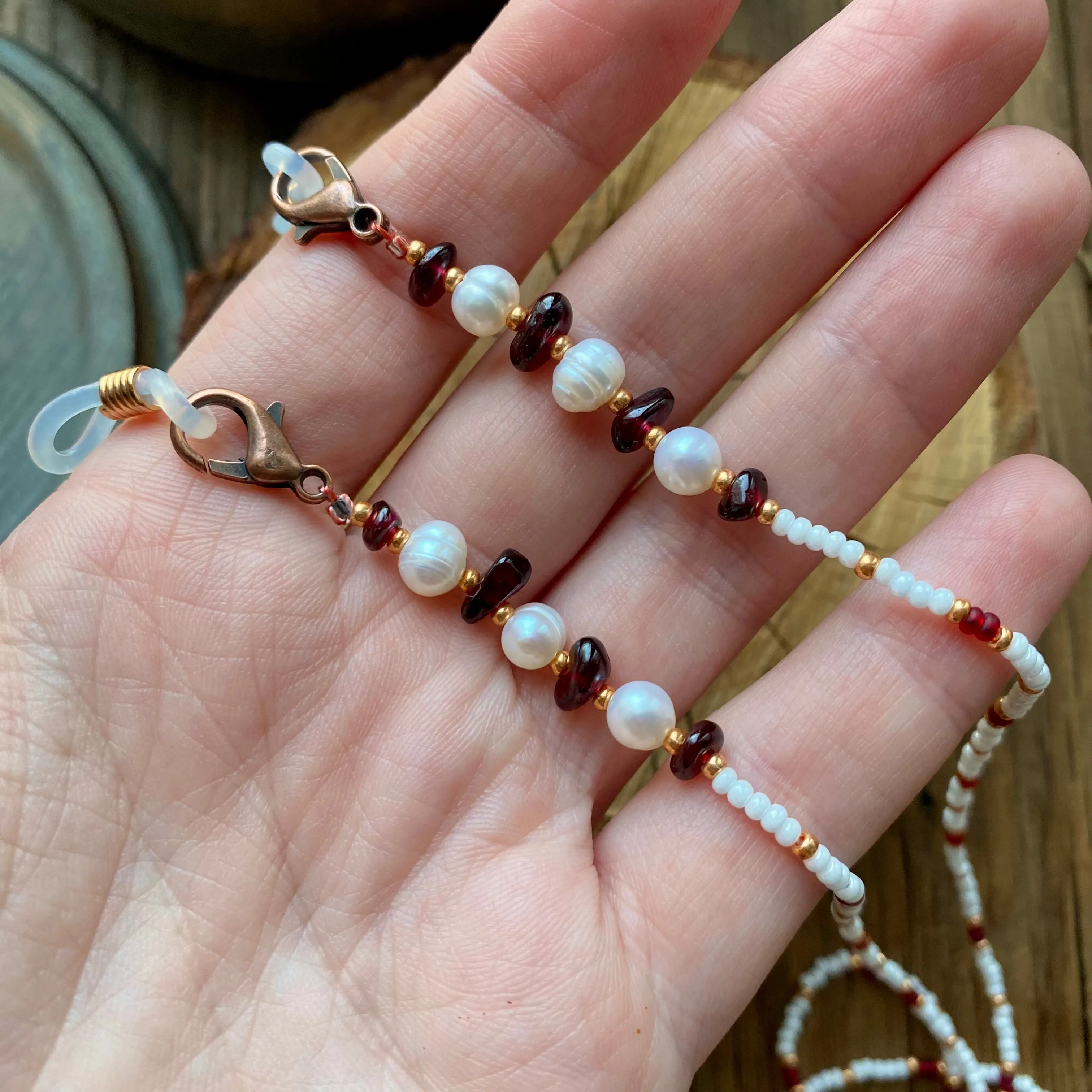 Garnet & Pearl Glasses Chain, Gold Seed Bead Eyeglass Chain, Long Teacher Lanyard, Bohemian Cute face mask chain, Boho Eye Glass holder, Airpod strap