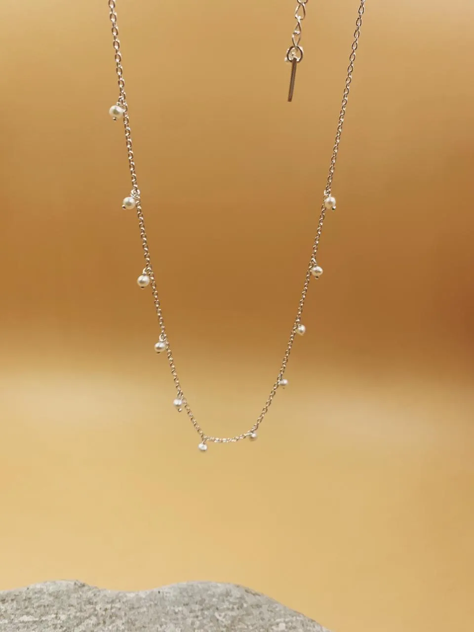 Hail Pearl Choker Necklace in Silver Tone