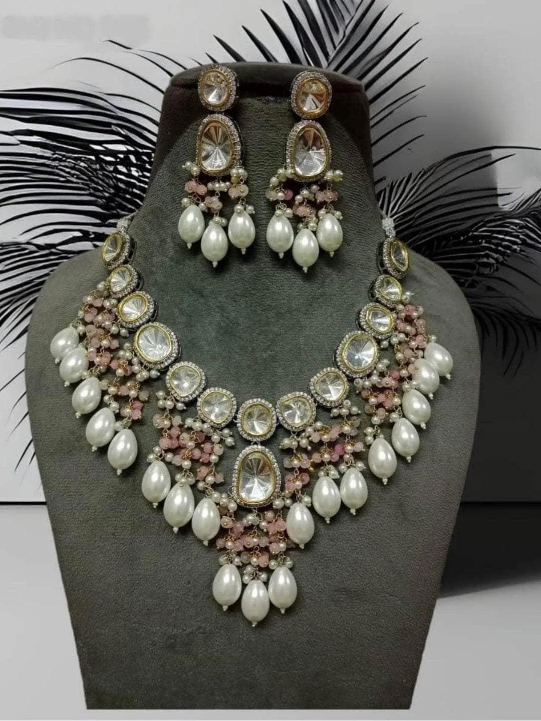 Kundan Crux Necklace