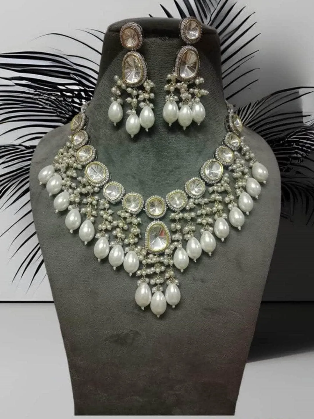 Kundan Crux Necklace