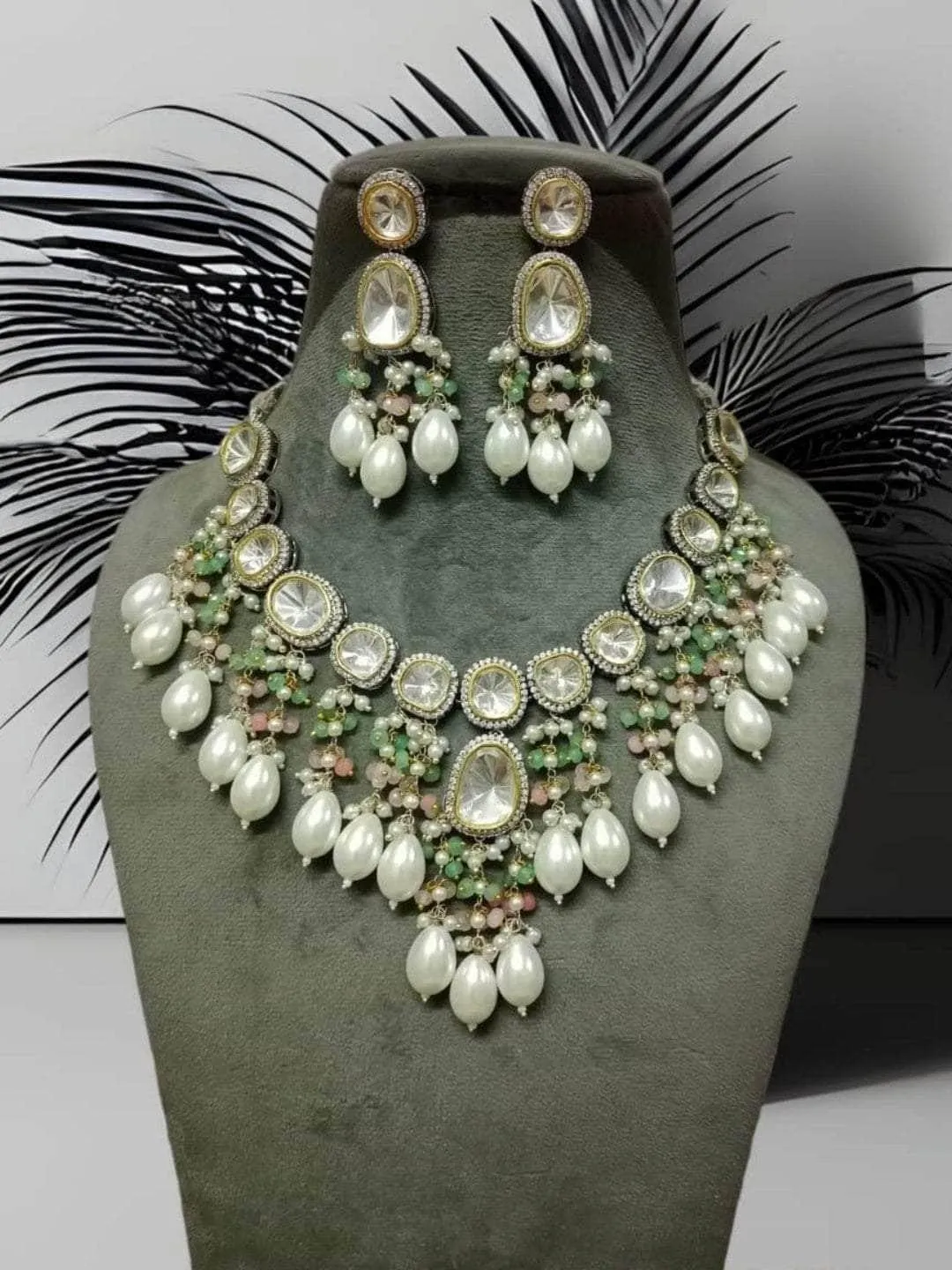 Kundan Crux Necklace