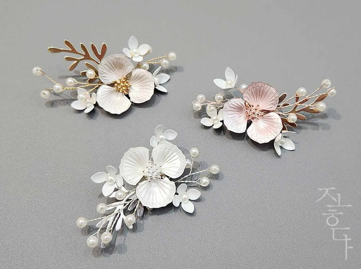 Metal Flower with Pearl Brooch (3 Colors)