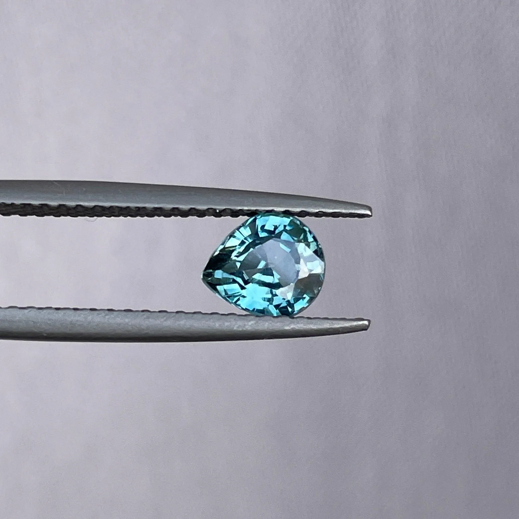 Natural Blue Green Sapphire | Pear Cut | 1.02 Carat | Bi Coloured Sapphire |  5.40 x6.20 mm | heated Sapphires | Natural Crystals Stones