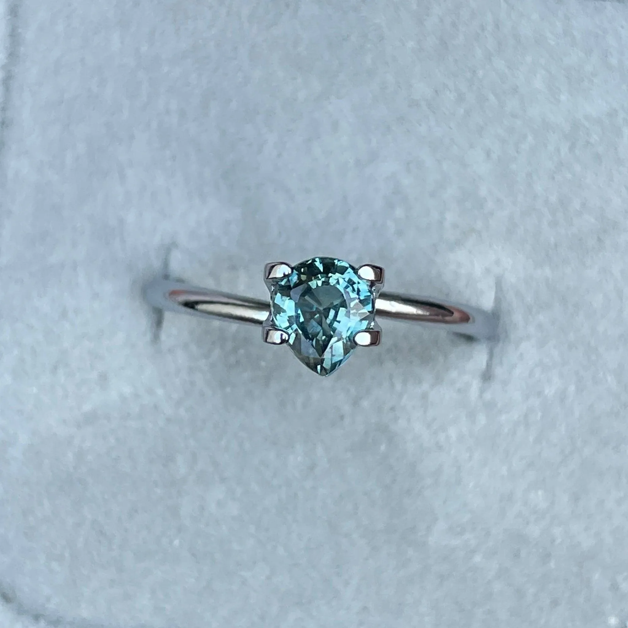 Natural Blue Green Sapphire | Pear Cut | 1.02 Carat | Bi Coloured Sapphire |  5.40 x6.20 mm | heated Sapphires | Natural Crystals Stones