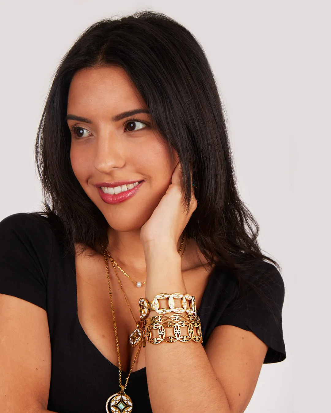 Ġnejna Maduma Hollow Statement Bangle, Medium