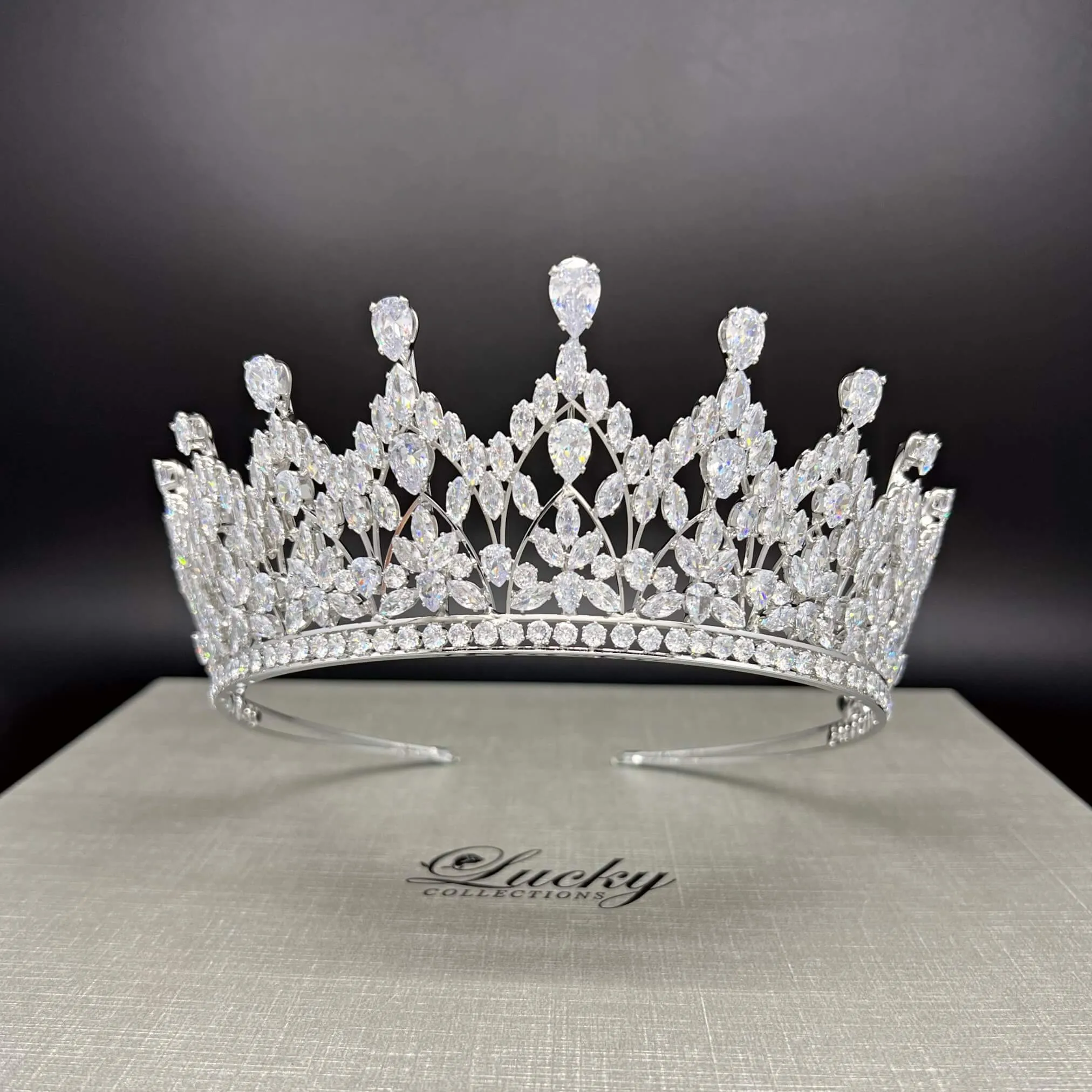 Quinceanera Tiara, Crown for Wedding, Elegant Corona, Sophisticated Bridal Headpiece