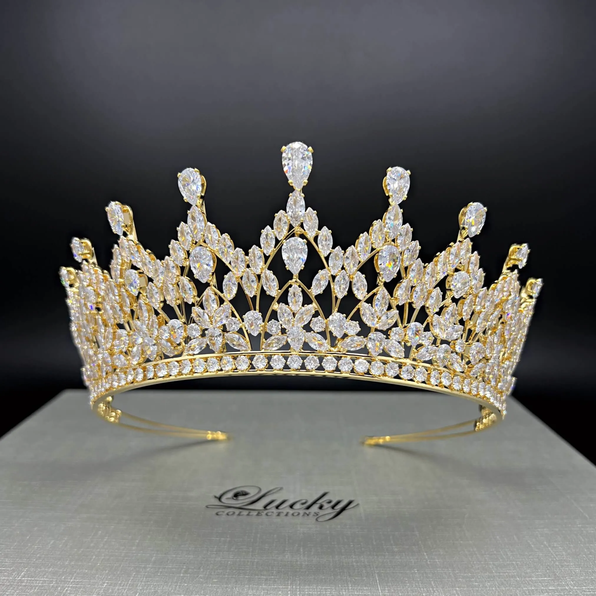 Quinceanera Tiara, Crown for Wedding, Elegant Corona, Sophisticated Bridal Headpiece