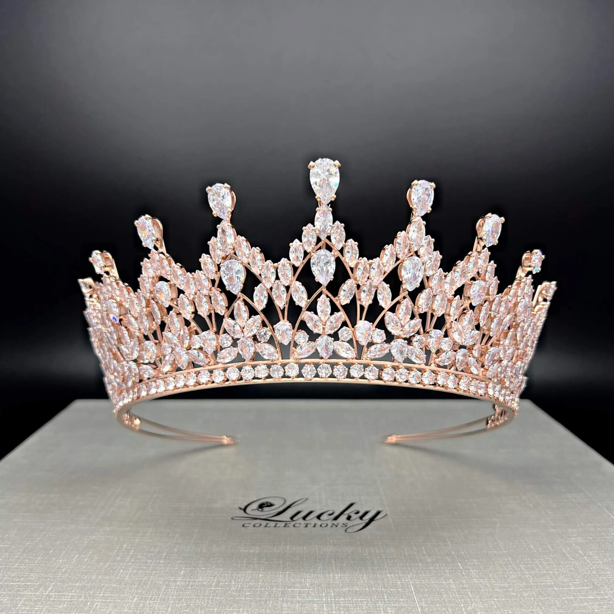 Quinceanera Tiara, Crown for Wedding, Elegant Corona, Sophisticated Bridal Headpiece