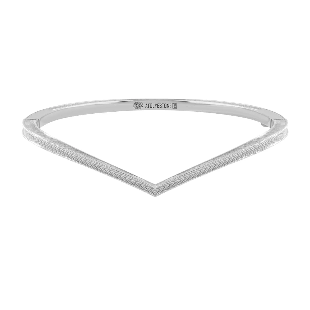 Signature Arrow Curve Bangle in Silver