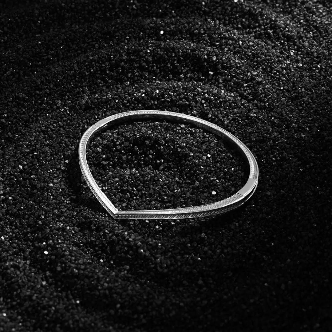 Signature Arrow Curve Bangle in Silver