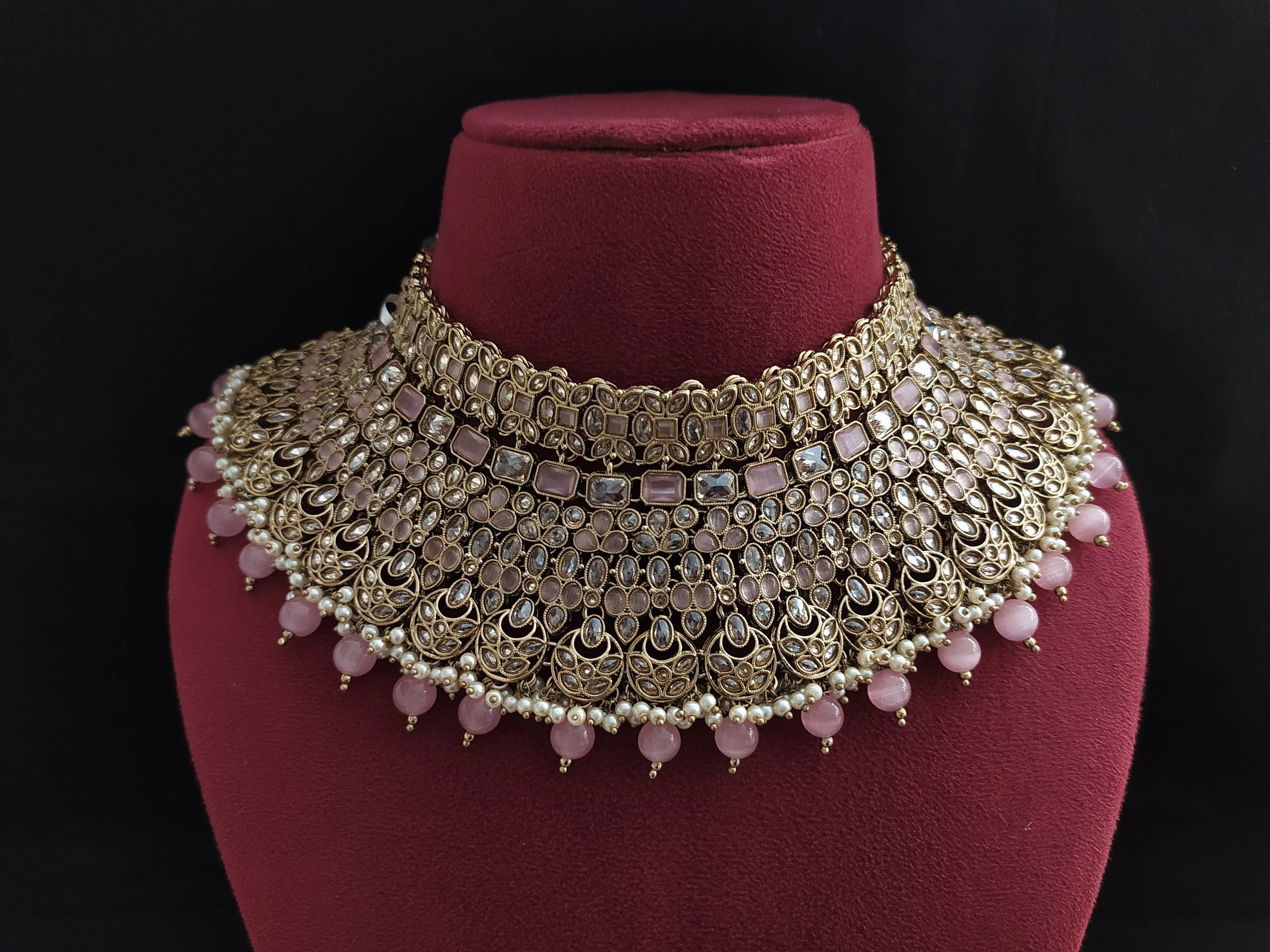 Stunning Uncut Polki Stones Heavy Mehandi Choker Set