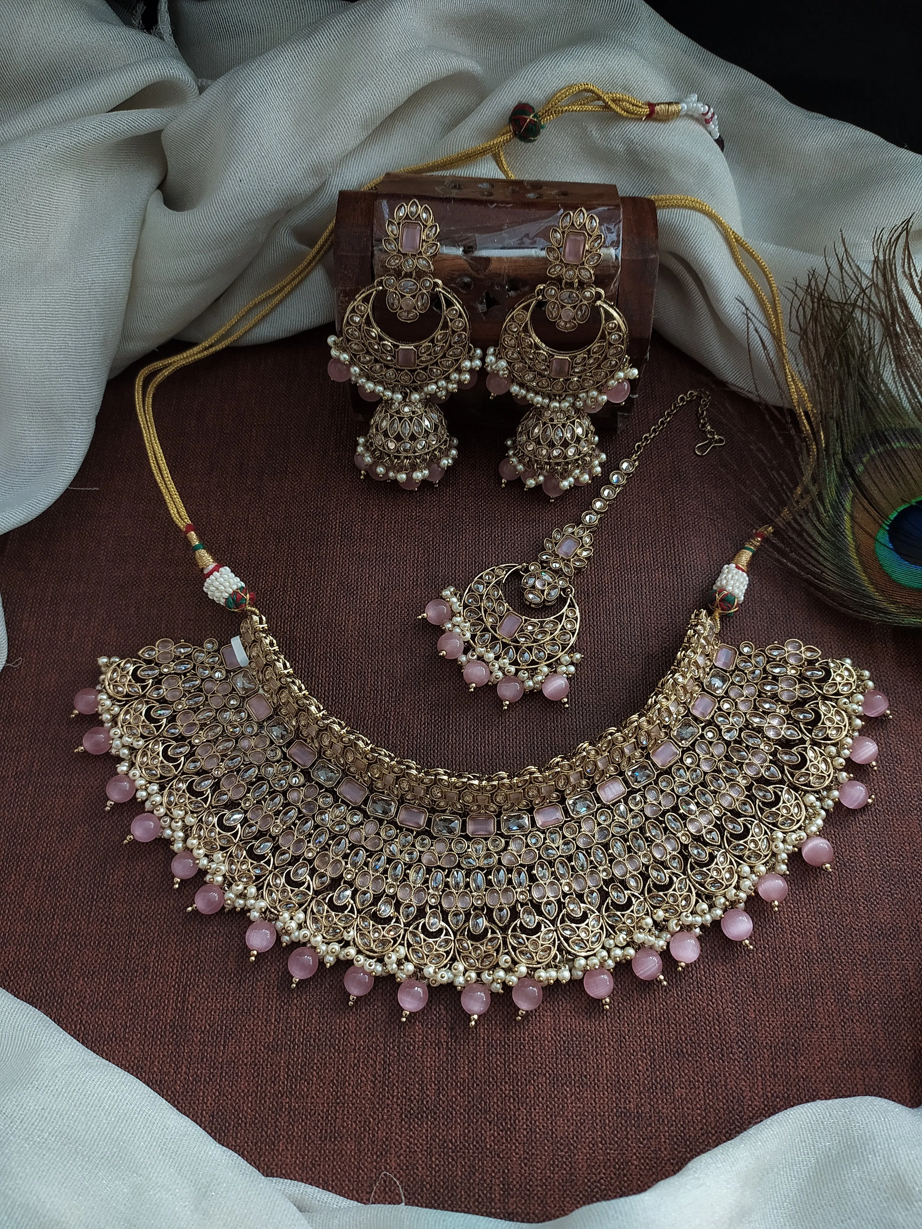 Stunning Uncut Polki Stones Heavy Mehandi Choker Set