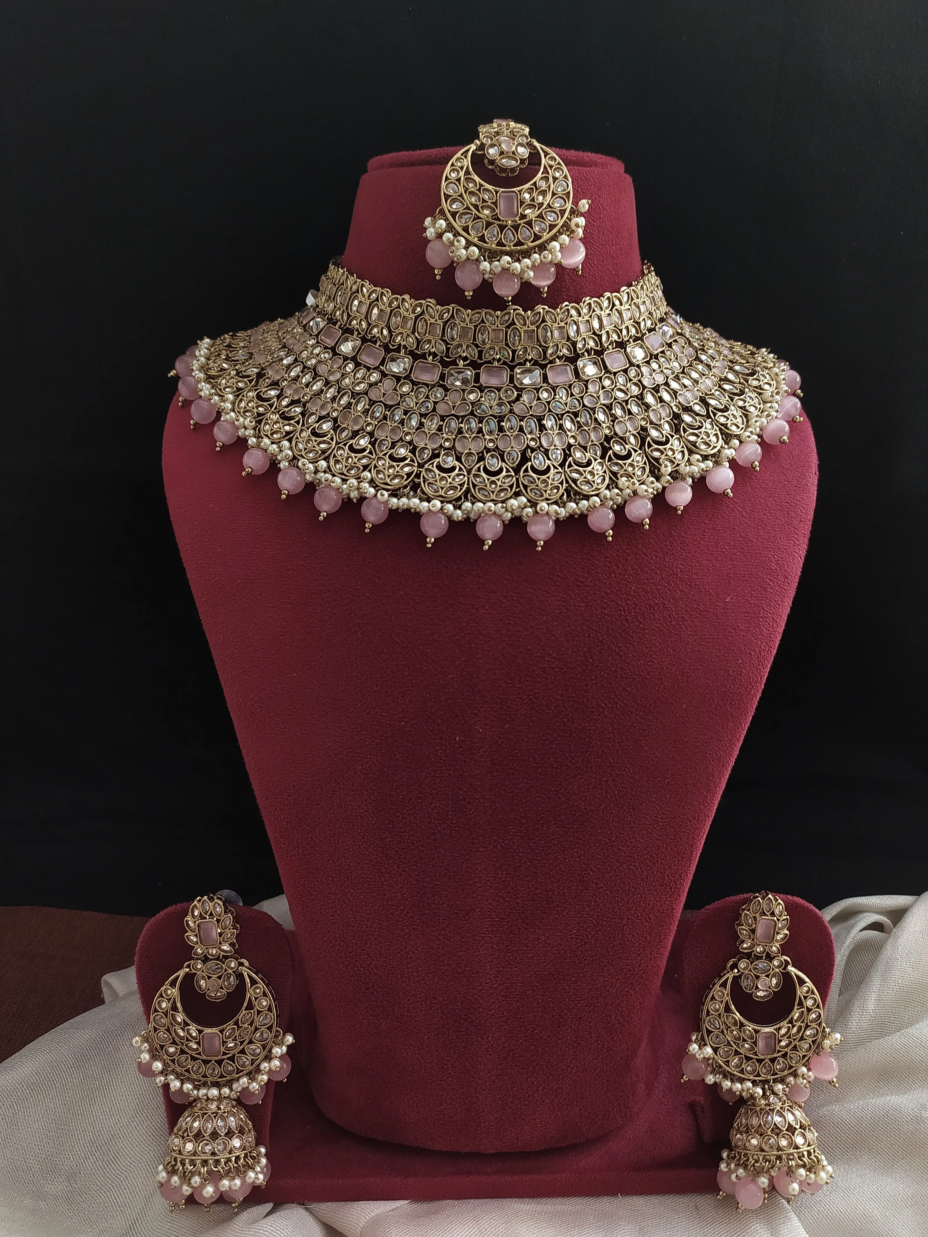 Stunning Uncut Polki Stones Heavy Mehandi Choker Set