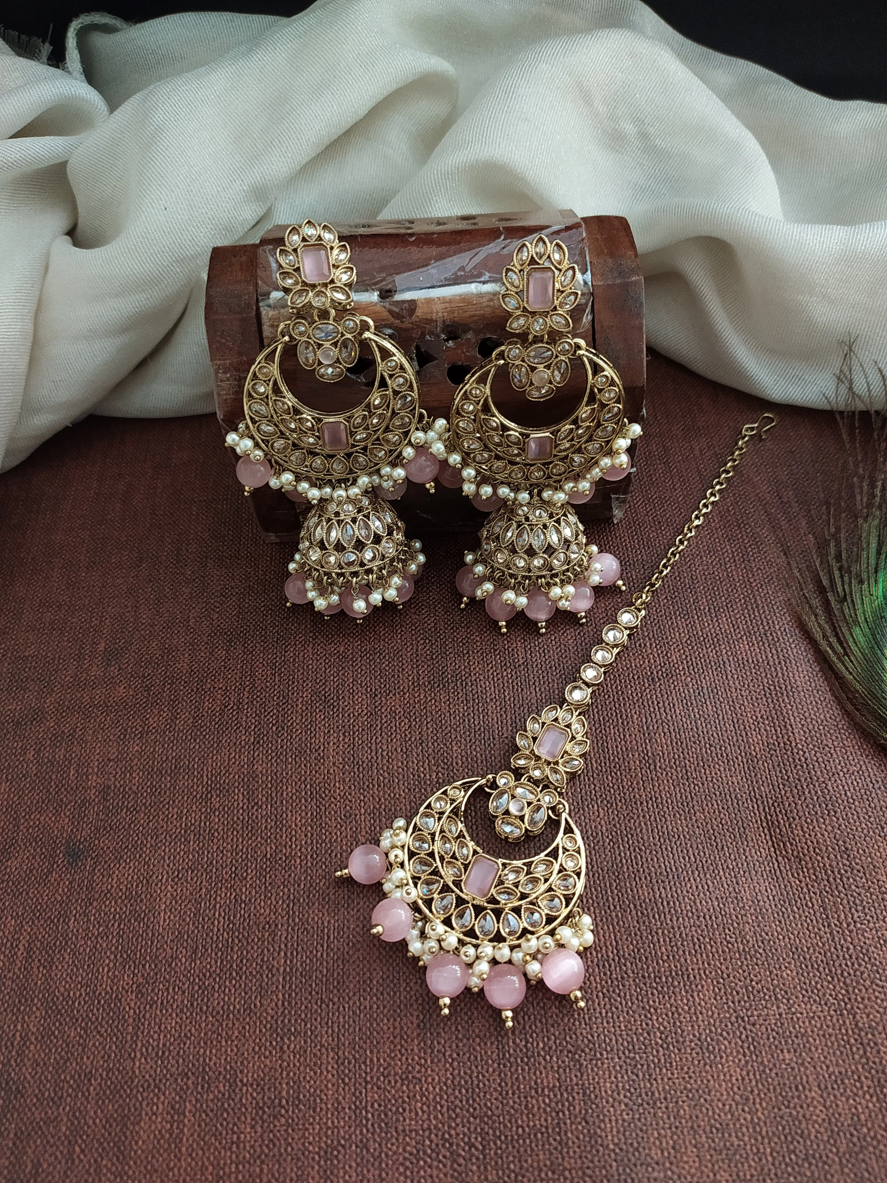 Stunning Uncut Polki Stones Heavy Mehandi Choker Set