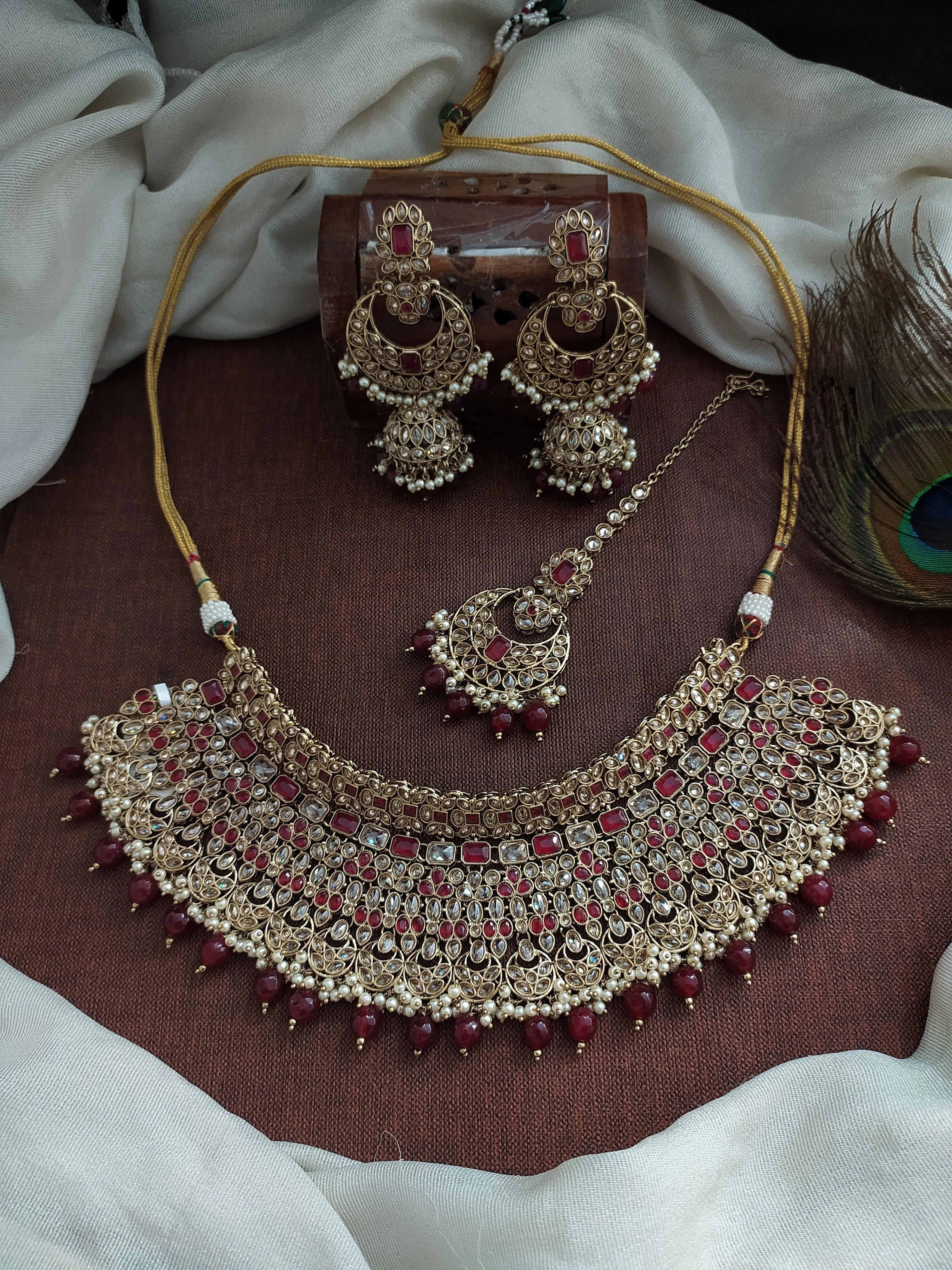 Stunning Uncut Polki Stones Heavy Mehandi Choker Set