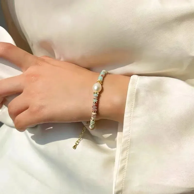 VAIGE Elegant Natural Stone Bead and Pearl Pendant Bracelet - Unique Geometric Design with Copper Alloy Clasp for Fashion Jewelry Lovers