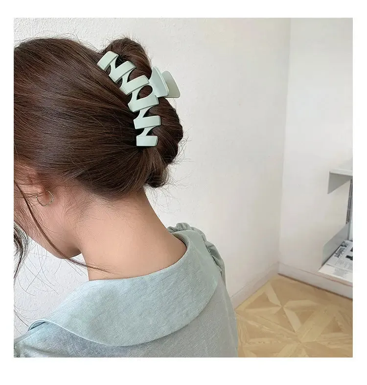 Women's Large Simplicity Grip Frosted Hair Clip